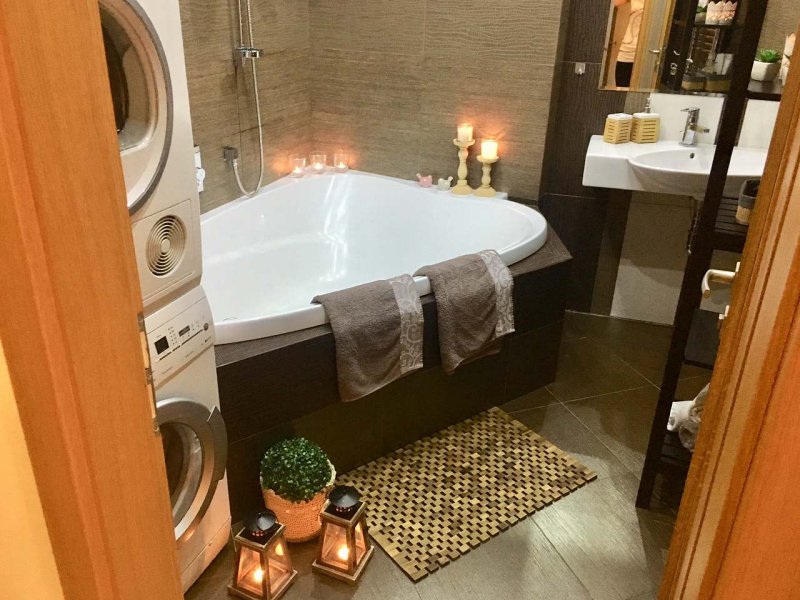 Apartmán v přízemí s postelí s nebesy