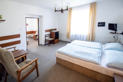 Apartmá - "speciální rodinný pokoj" (Dva propojené pokoje s 5 lůžky)