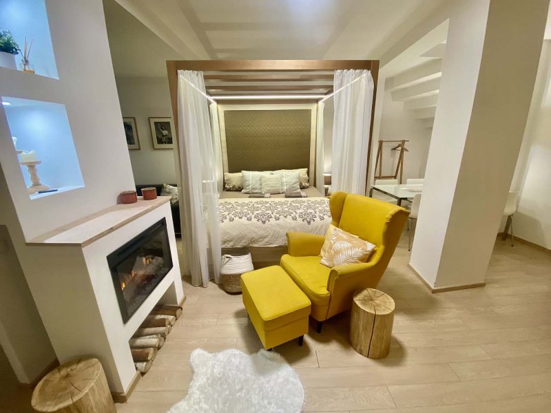 Apartmán v přízemí s postelí s nebesy