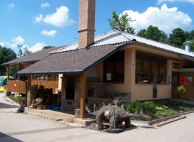 Koupaliště a kemp Pecka