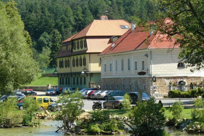 Lázně Leopoldov - Hotel
