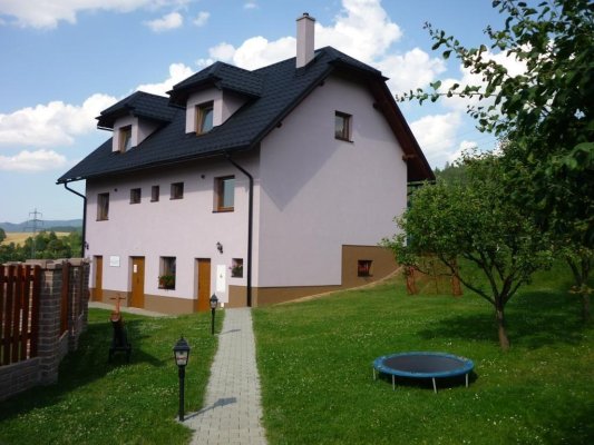 Apartmány u tenisového kurtu