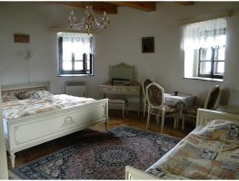 Hradební věž Žumberk