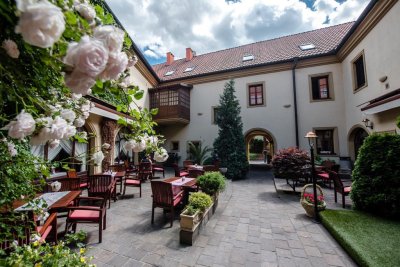  Hotel Octárna
