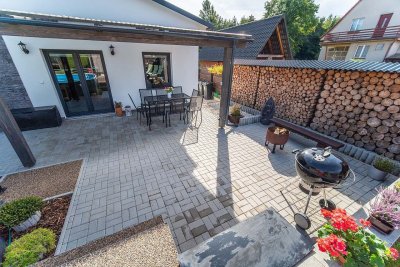 Holiday House Adonis