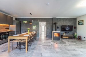 Holiday House Adonis