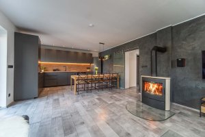 Holiday House Adonis