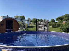 Tiny House Black Swallow