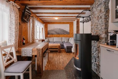 Chaloupka na stráni