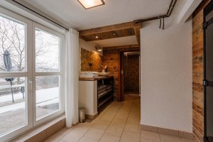 Chaloupka na stráni