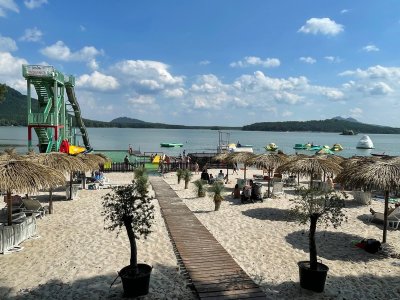 Chatová osada Jachta u Máchova jezera