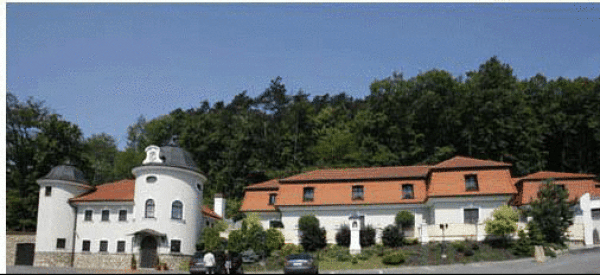 Hotel Zámeček pod Hradem