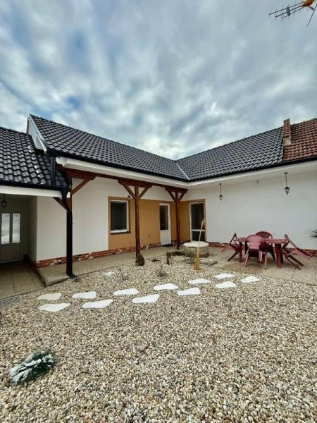 Chaloupka u Přehrady