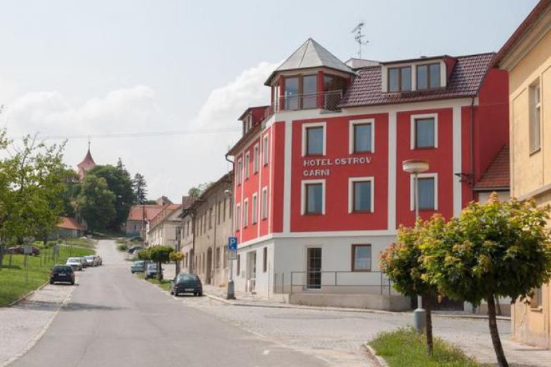 Hotel Ostrov Garni