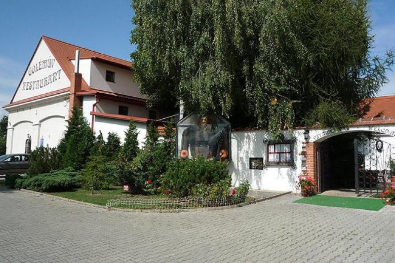 Hotel Golden Golem