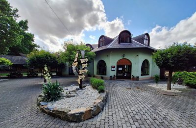 Restaurace a hotel Červený zámek