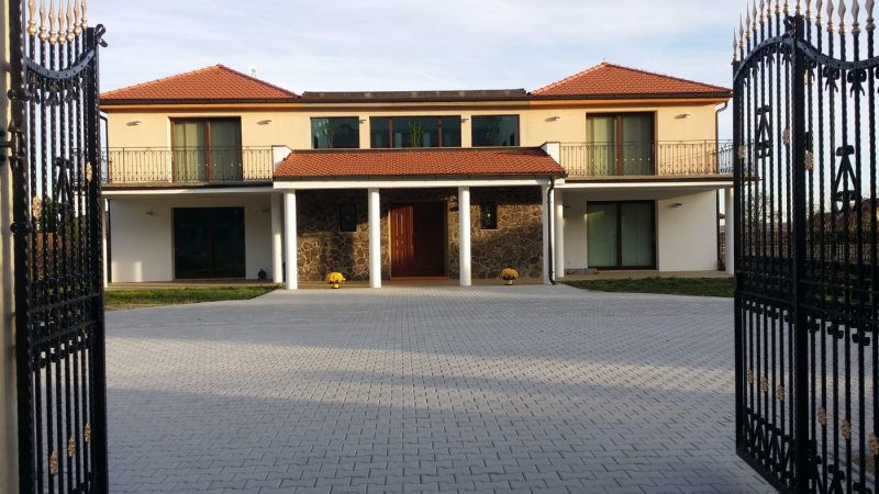 Atrium-Accomm