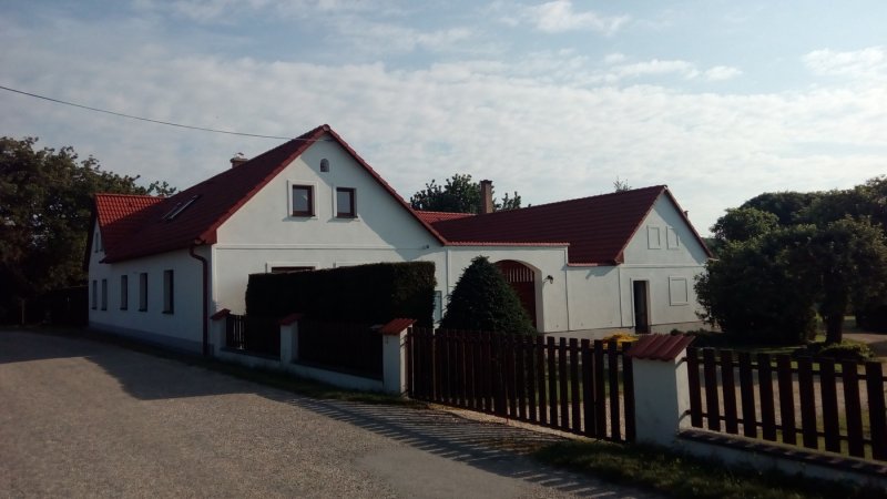 UBYTOVÁNÍ V PAŘEZÍ 