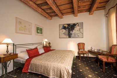 Hotel U 3 PŠTROSŮ