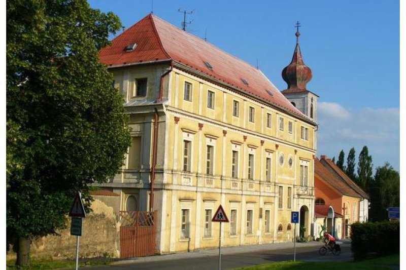 Rekreační zařízení Zámek Trhanov