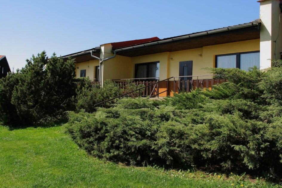 Bungalovy Zlíč – glamping v Babiččině údolí s vlastním soukromím