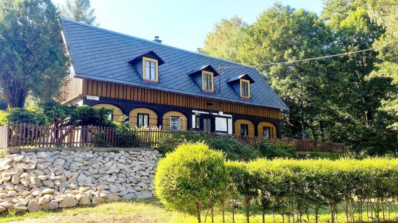 Chalupa nad potůčkem – šumavská pohoda u vody pro rodiny i rybáře