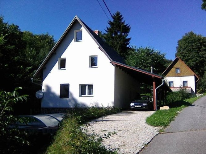 Horská chalupa Pod Adamem – roubenka pro partu v Orlických horách