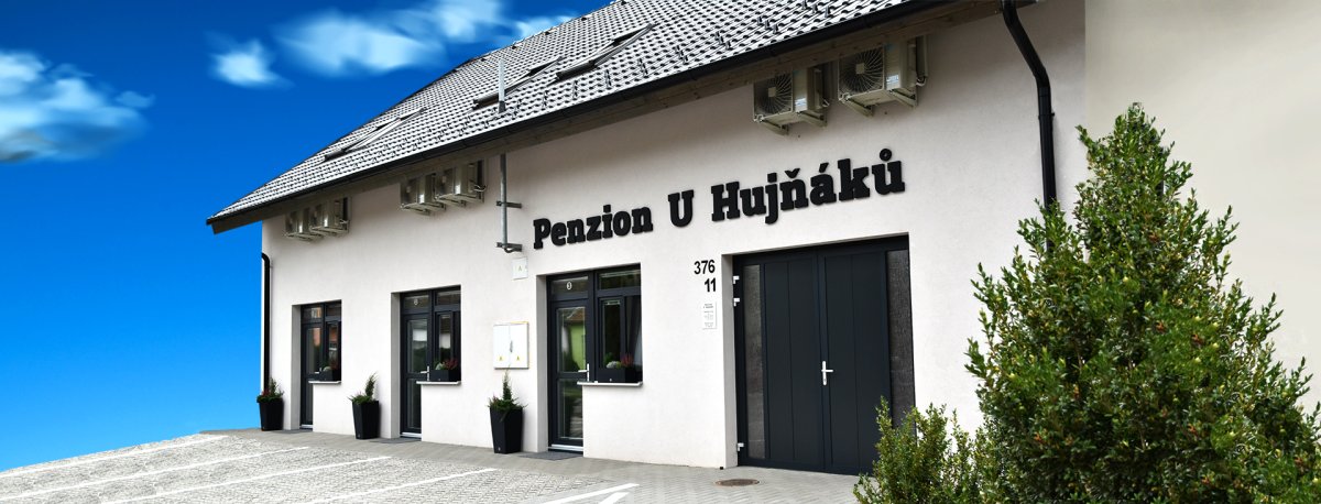 Penzion U Hujňáků – osm pokojů s vlastní kuchyní a nový slaný bazén