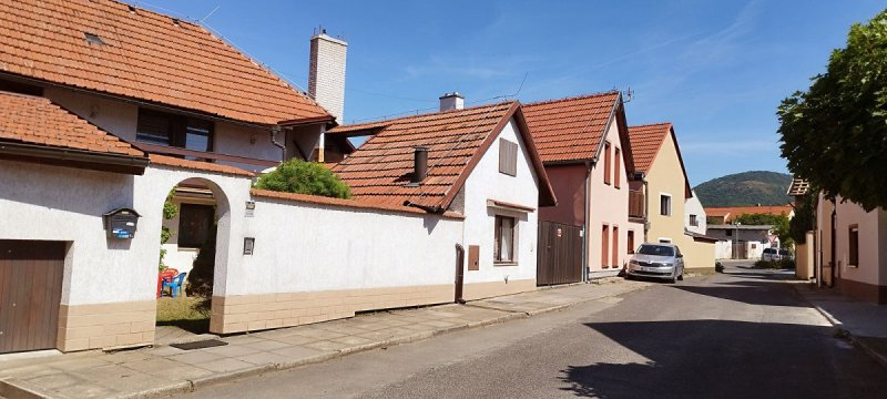 Chata Lucie pod Řípem – Mnetěš u Roudnice nad Labem, Podřipsko