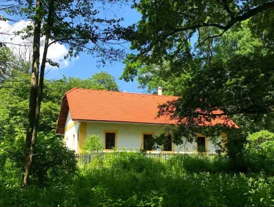 Chalupa Černická hájenka, panství Bechyně