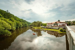 Ostende Chocerady - ubytování u řeky