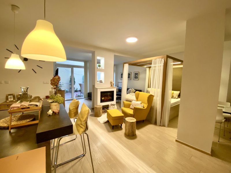 Apartmán v přízemí s postelí s nebesy