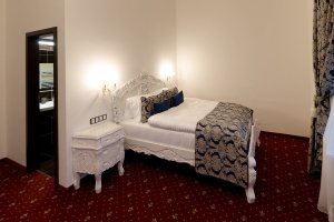 Hotel a pivní lázně zámek Wichterle