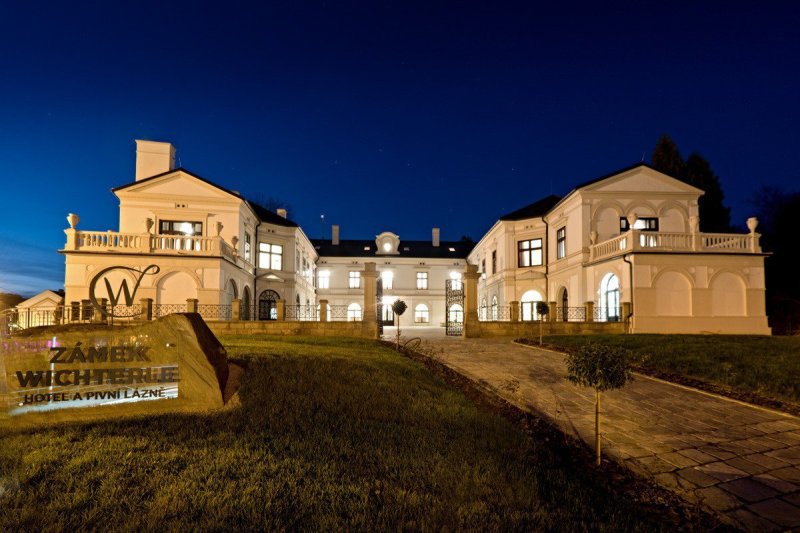 Hotel a pivní lázně zámek Wichterle