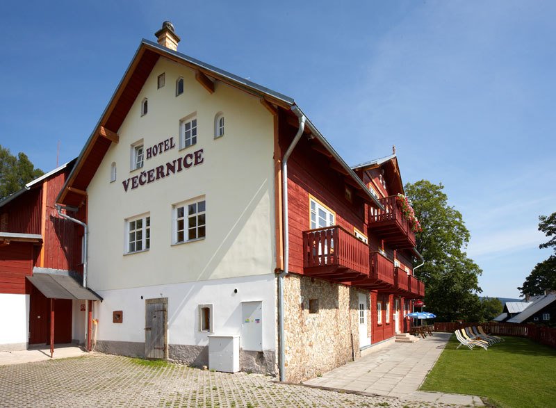 Hotel Večernice