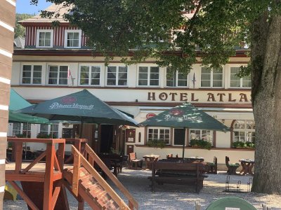 Hotel Atlas a Penzion Domeček 