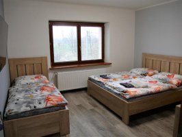 Cyklobar a penzion 100dola