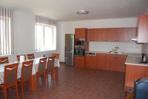 VINAŘSTVÍ A PENZION KNÁPEK STRACHOTÍN