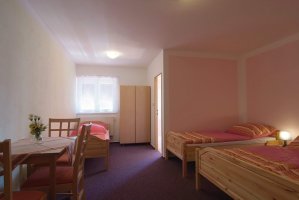 Penzion U přehrady a chatky