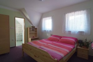 Penzion U přehrady a chatky