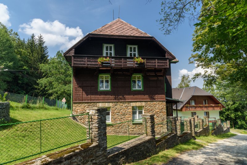 Apartmány & Chata ŠUMAVA
