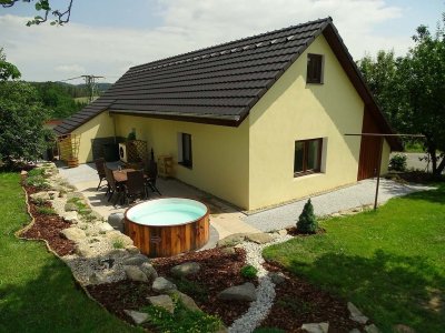 ZAHRÁDECKÝ DVŮR