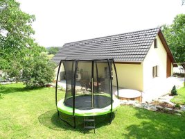 ZAHRÁDECKÝ DVŮR