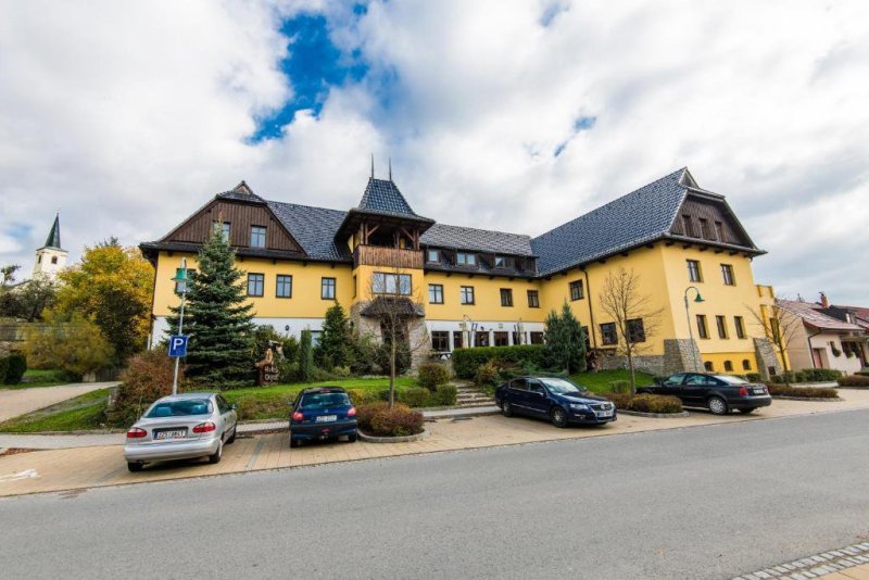 Valašský hotel a Pivní lázně OGAR
