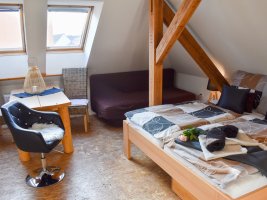 APARTMÁNY ŽIAKOVÁ- UBYTOVÁNÍ NOVÉ HRADY111