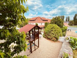 Penzion a restaurant V polích