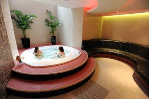 AVANTI hotel