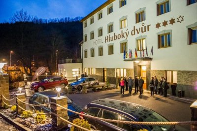 Hotel Hluboký dvůr