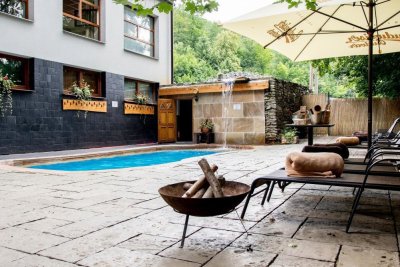 Hotel Hluboký dvůr