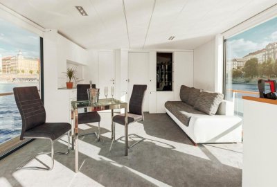 VIP living house boat